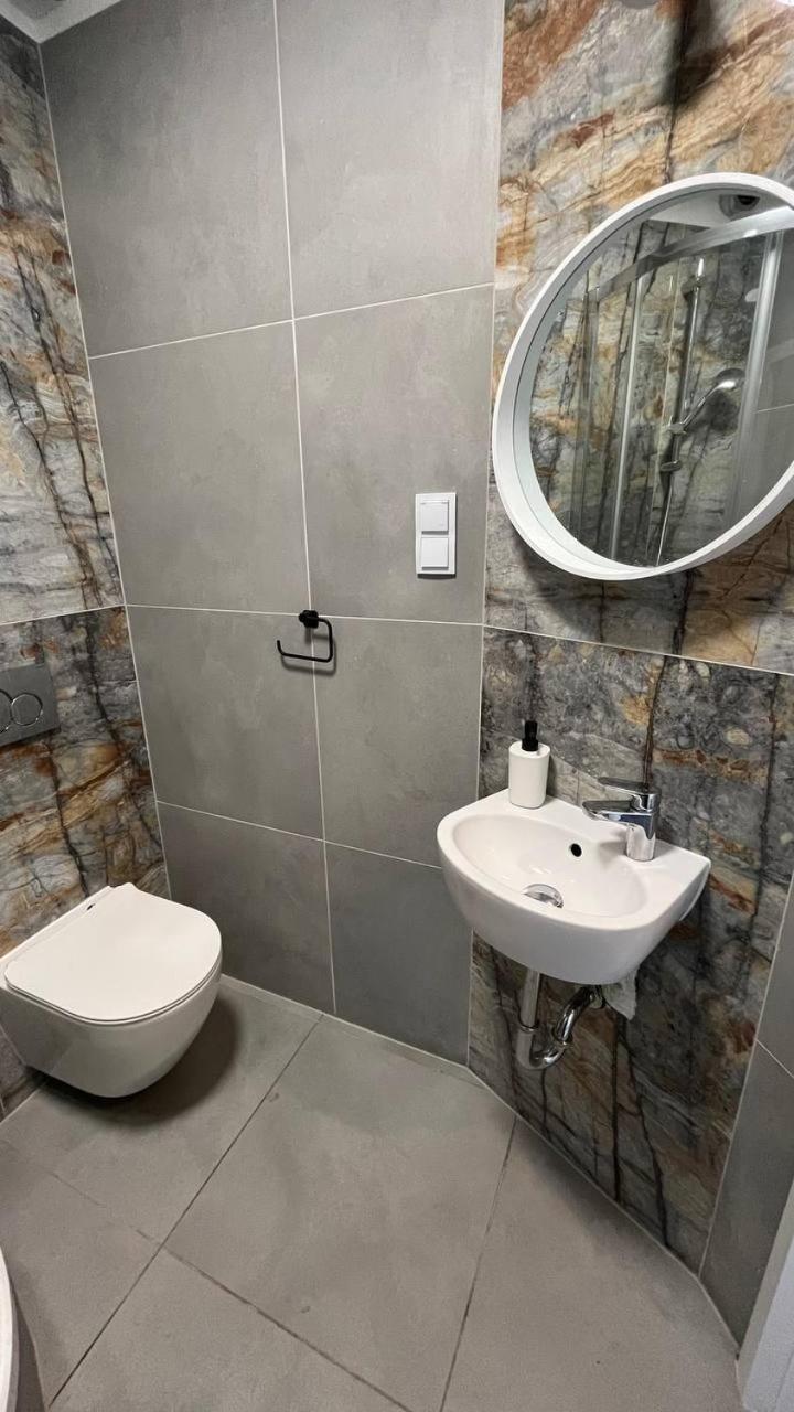 Comfy, Nice And Small Room In Krakau Buitenkant foto