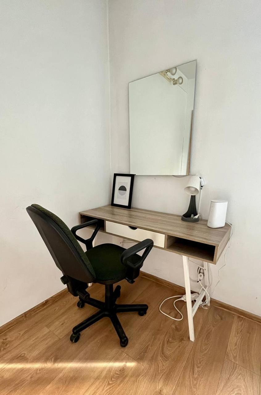 Comfy, Nice And Small Room In Krakau Buitenkant foto
